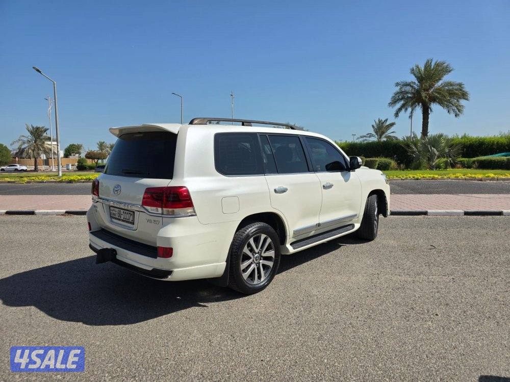 لاندكروز 2016 vxr  وارد قطر فل اوبشن لايوجد اصباغ  نظيف جداا0