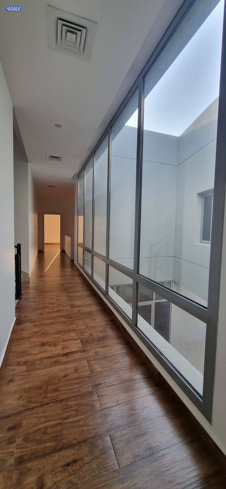 فيلا كاملة ٦٠٠ متر بنيان حضر ، التواصل واتساب فقط الرجاء عدم الاتصال4