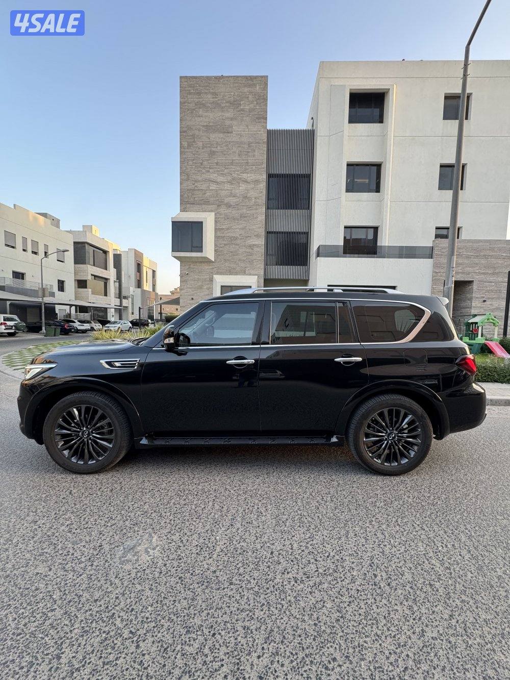 INFINITY QX80 Black Edition3