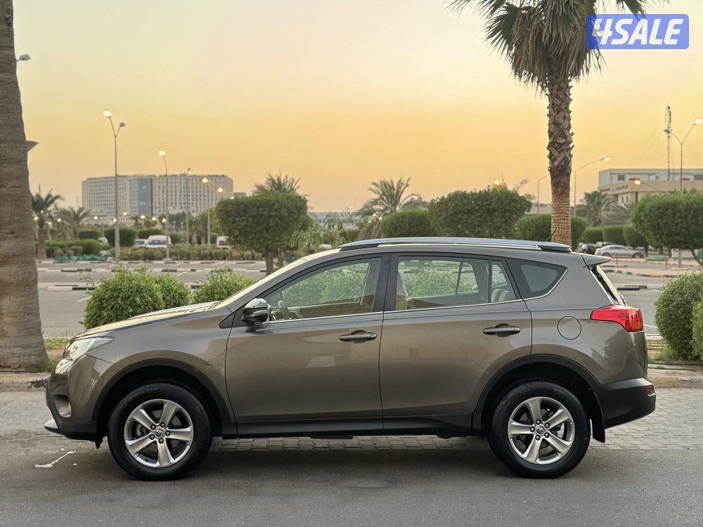 تويوتا راف فور موديل 2015 بحاله الوكاله شرط الفحص10