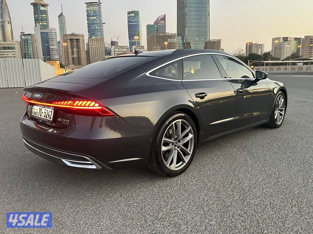 آودى A7 Sportback-2022_صبغ الوكالة_عداد 44 KM فقط_سيرفس منتظم بالوكالة3