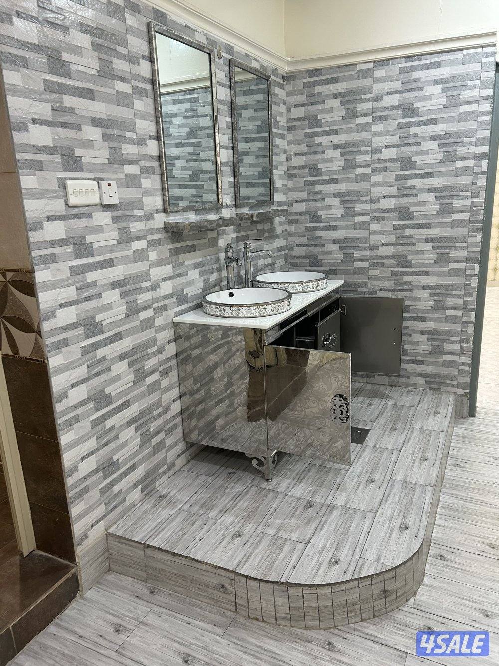 2غرفه+2حمام+صاله +غرفه صغيره مطبخ كبير مجهز بالكامل شتر 2مواقف سياره2