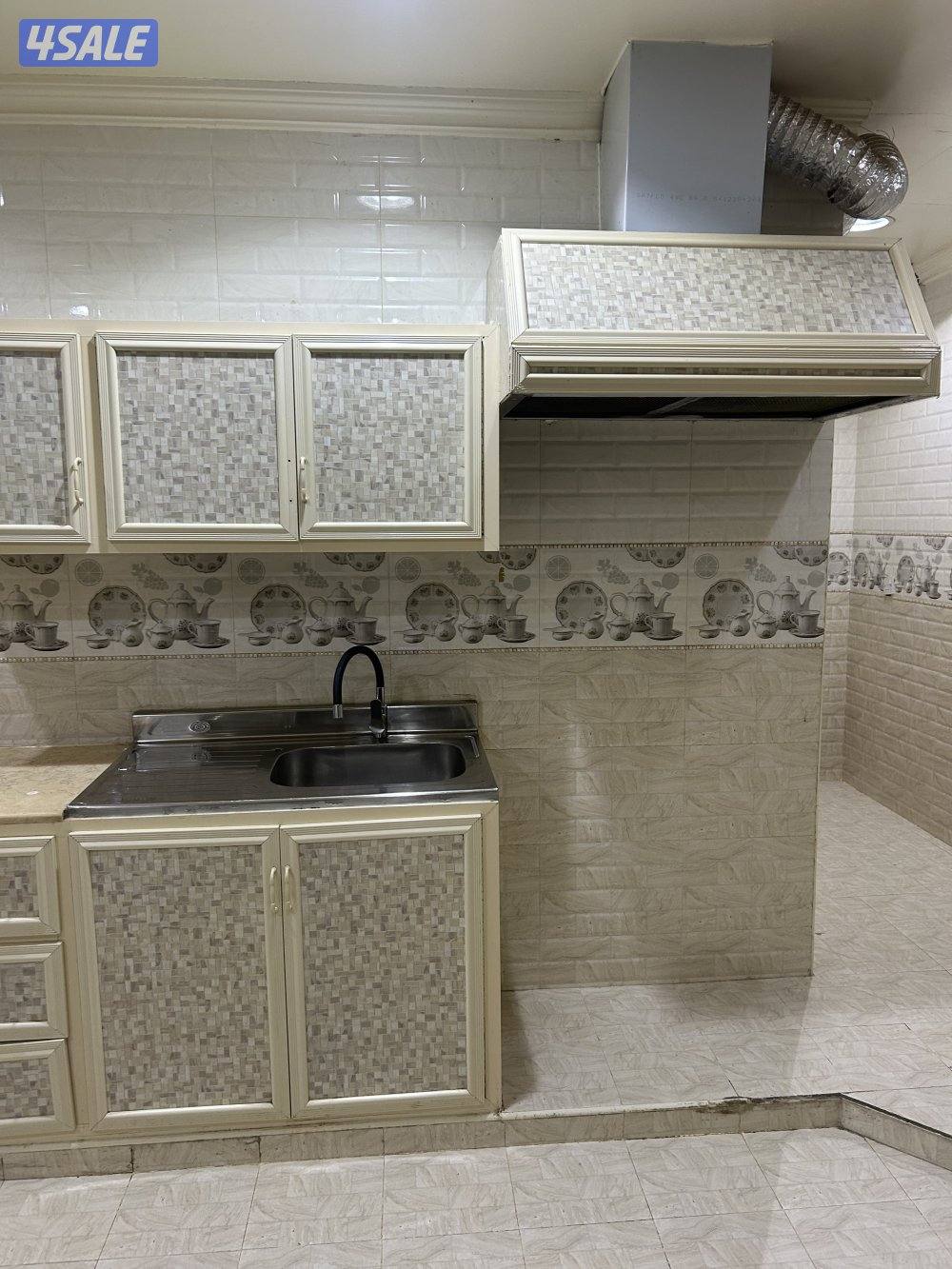 2غرفه+2حمام+صاله +غرفه صغيره مطبخ كبير مجهز بالكامل شتر 2مواقف سياره4