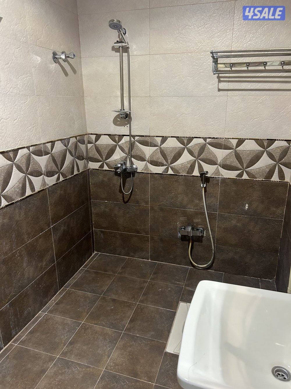 2غرفه+2حمام+صاله +غرفه صغيره مطبخ كبير مجهز بالكامل شتر 2مواقف سياره5