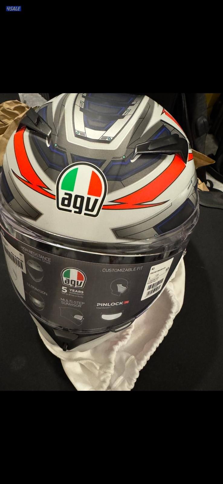 عدد ٢ خوذة AGV (K6 s) و (K3)2