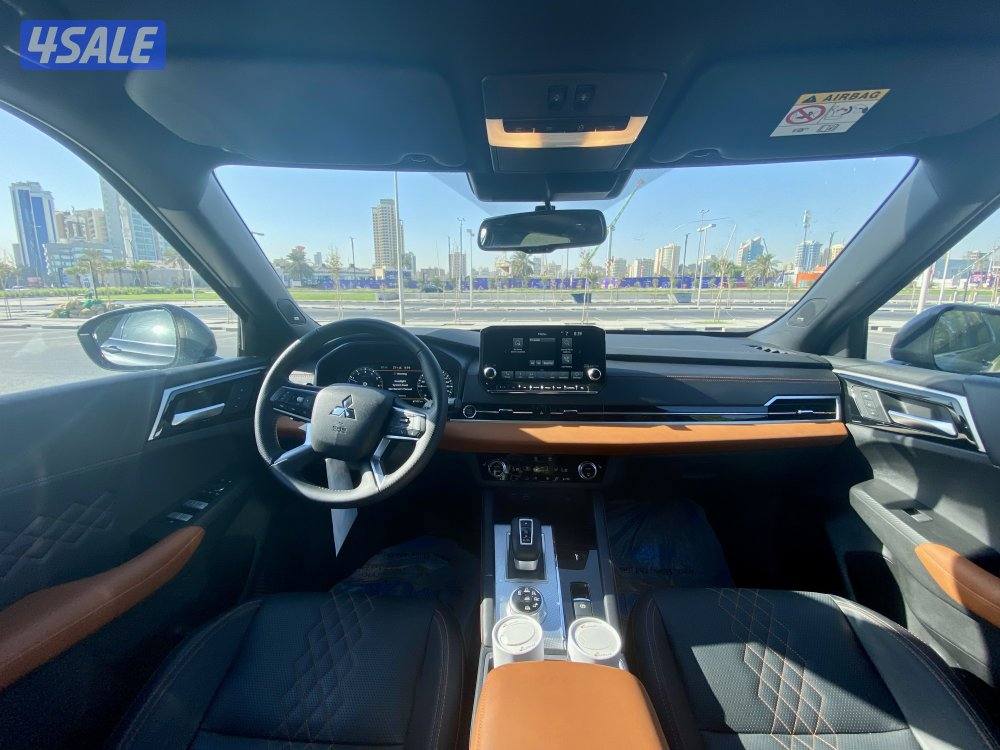 ميتسوبيشي اوتلاندر بانوراما درجه اولى 20254