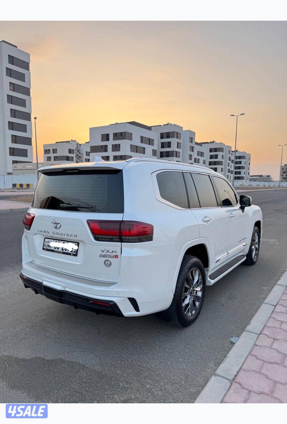 لاندكروزر 2024 في اكس ار2