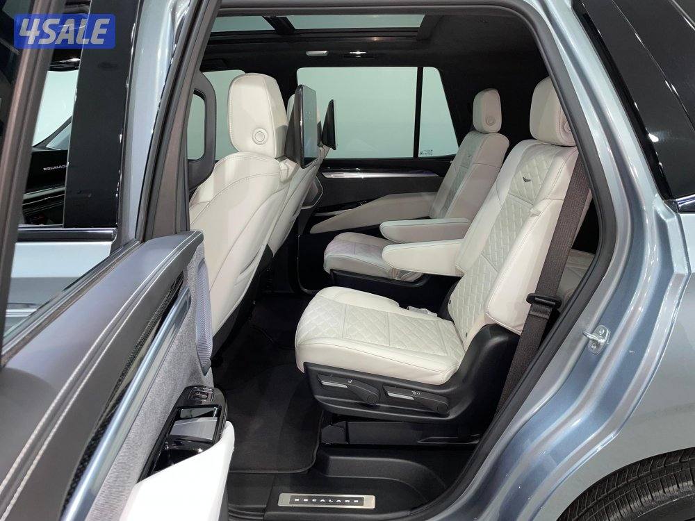 ❗️Cadillac / 2025 / Escalade V اصلي ❗️14