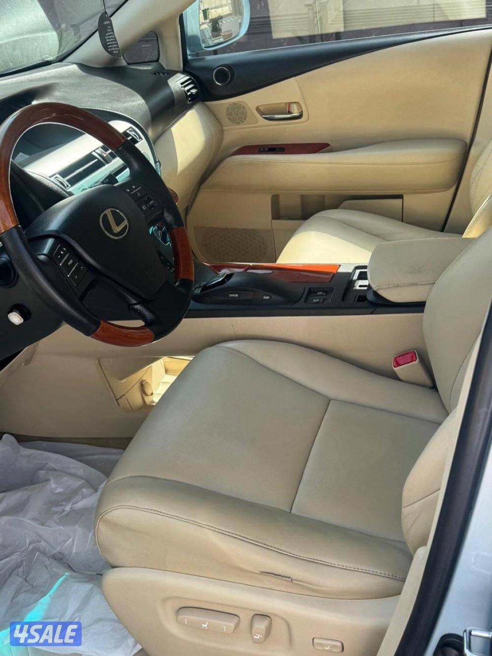 لكزز RX فل اوبشن مديل 2011 بحاله الوكاله شرط الفحص5