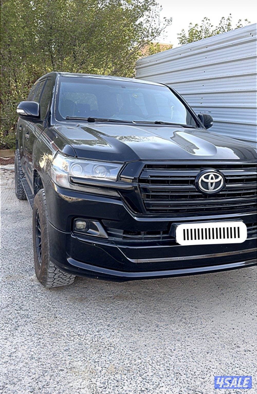 لاند كروز 2010 قير عادي v60