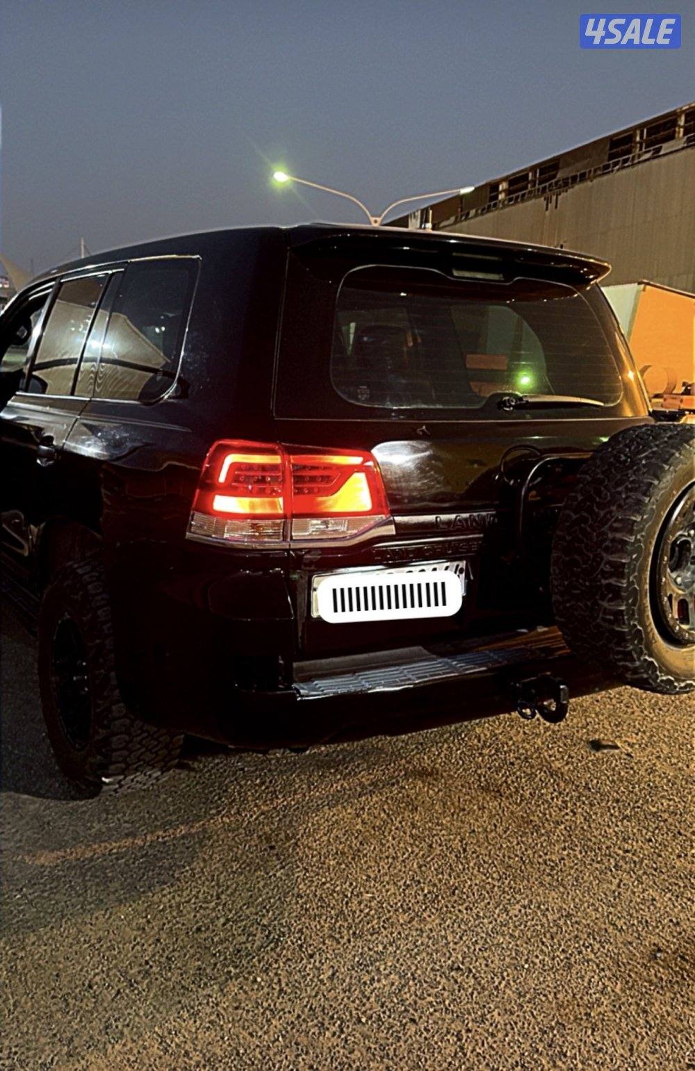 لاند كروز 2010 قير عادي v66