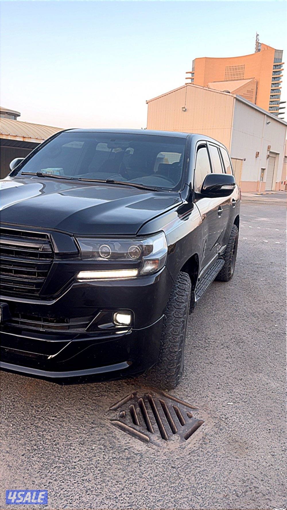 لاند كروز 2010 قير عادي v69