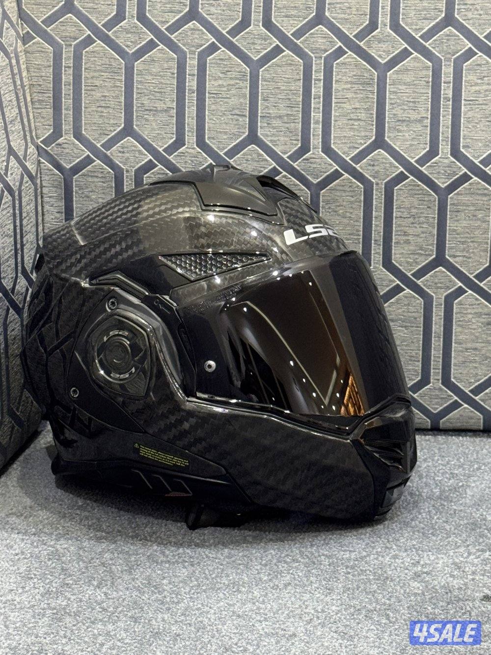 خوذة للبيع0