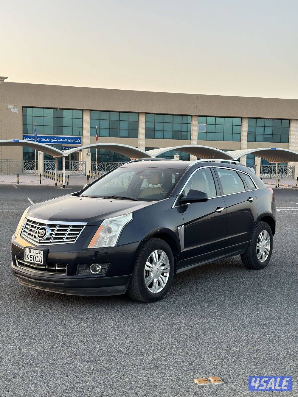 كاديلاك - SRX مديل 2015 بحالة الوكالة0