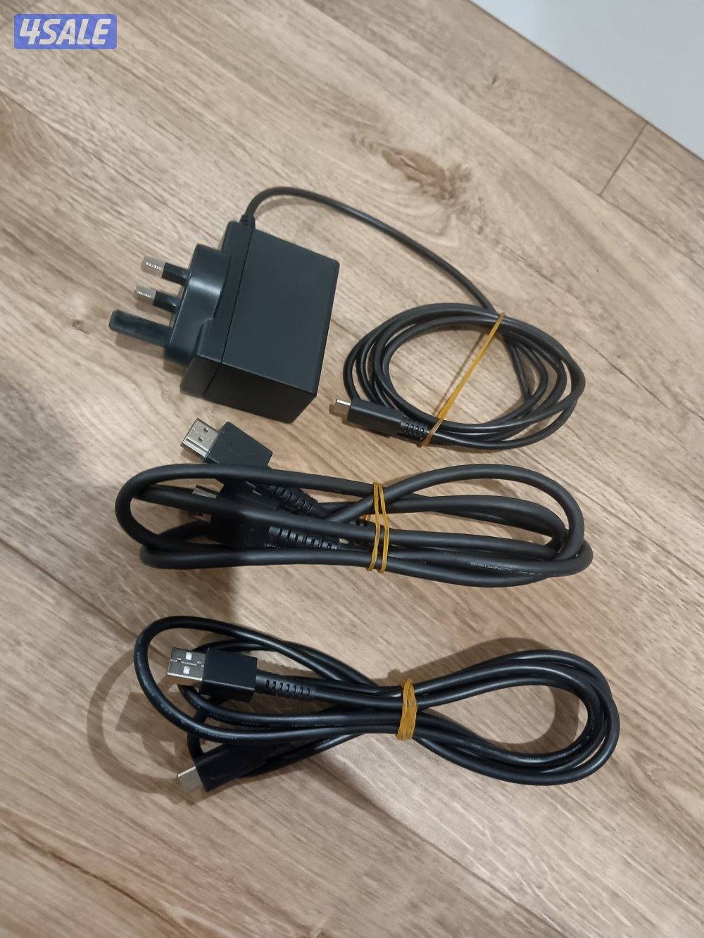 للبيع نينتندو سويتش أوليد نظيفه مع اكسسوارات Nintendo switch oled2