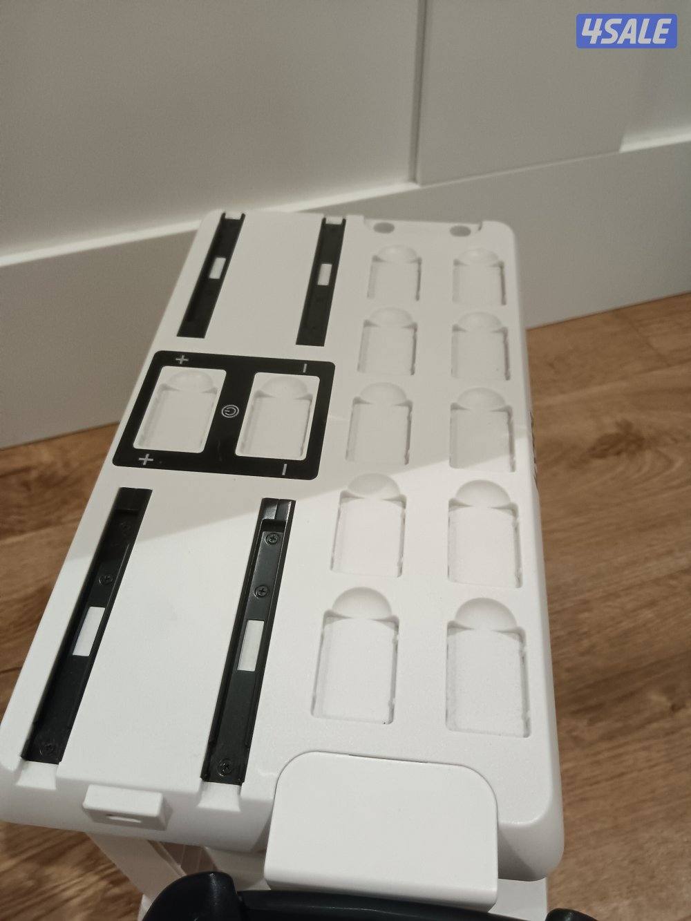 للبيع نينتندو سويتش أوليد نظيفه مع اكسسوارات Nintendo switch oled6