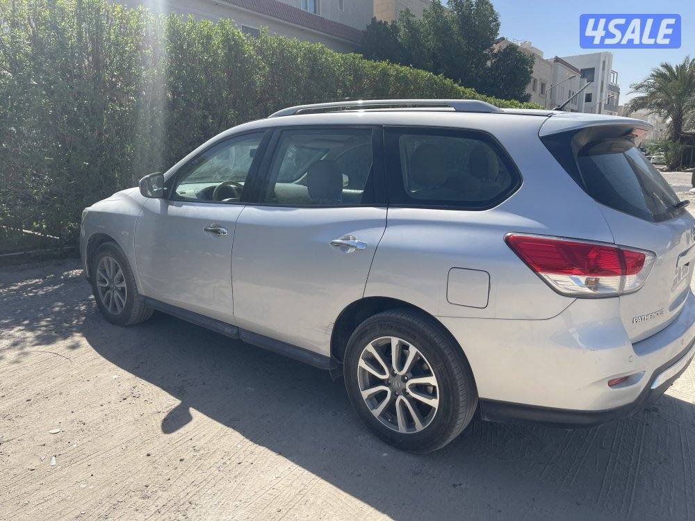 للبيع نيسان باثفندر موديل 2015 للتواصل علي الواتساب5