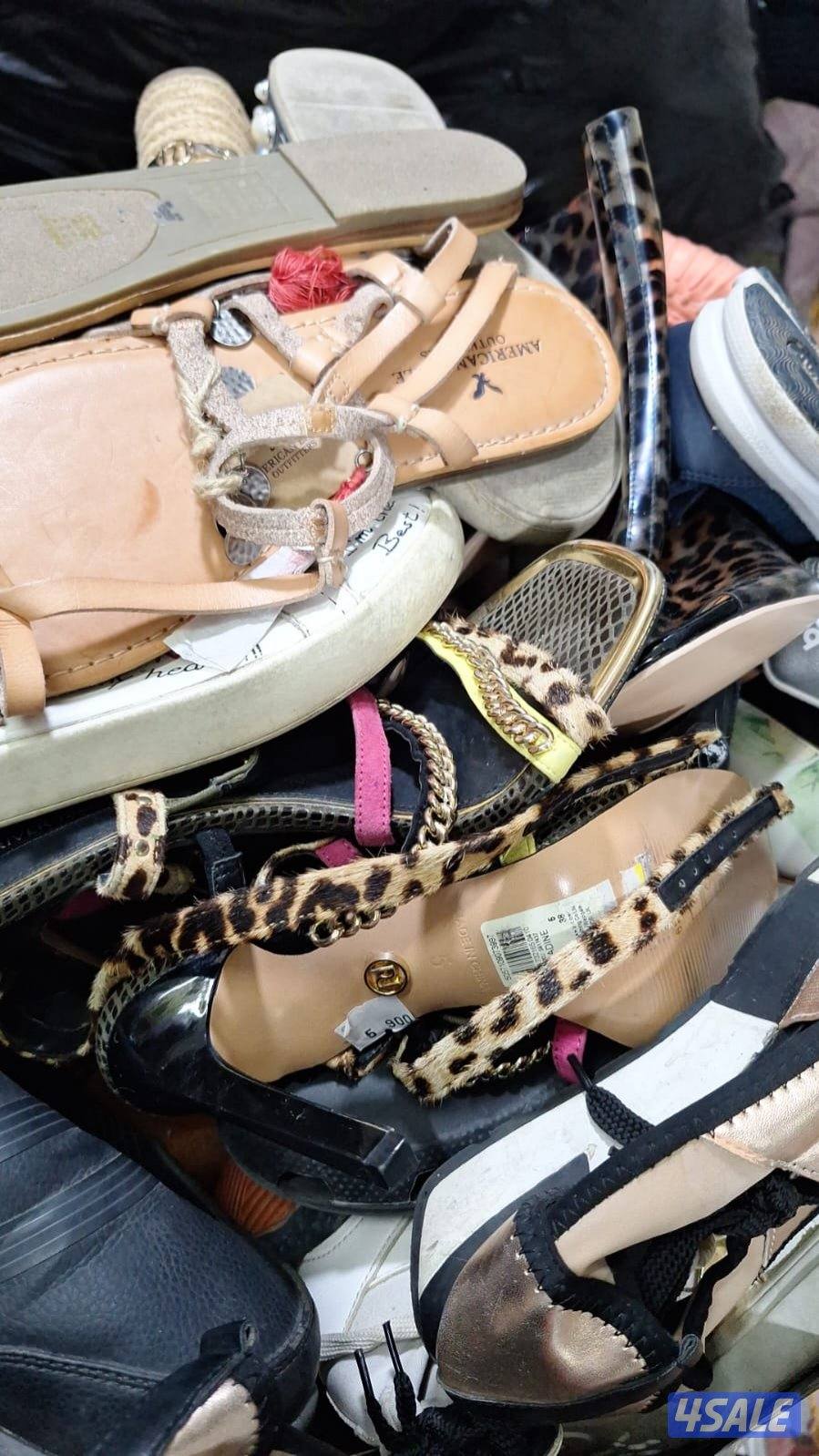 نشتري ملابس مستعمله وأحذية وشنط نسائيه وديباجات وبطانيات وأواني منزلية0