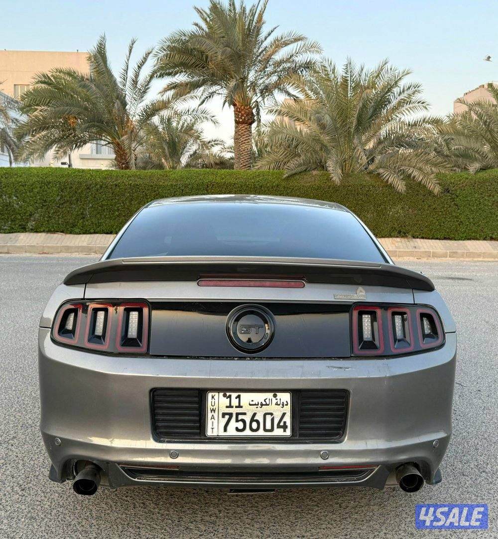 بحالة ممتازة جدا موستنق 2013 داخلية احمر ٦ سلندر ماشي ٢٤٠ الف م7