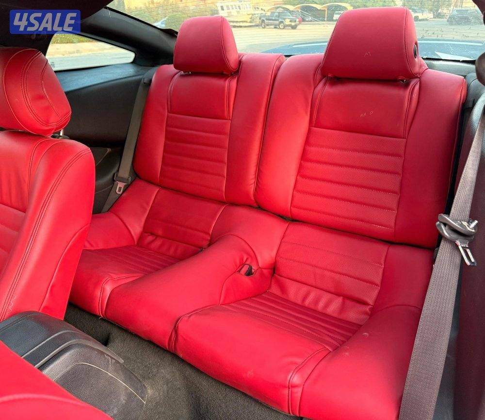 بحالة ممتازة جدا موستنق 2013 داخلية احمر ٦ سلندر ماشي ٢٤٠ الف م9