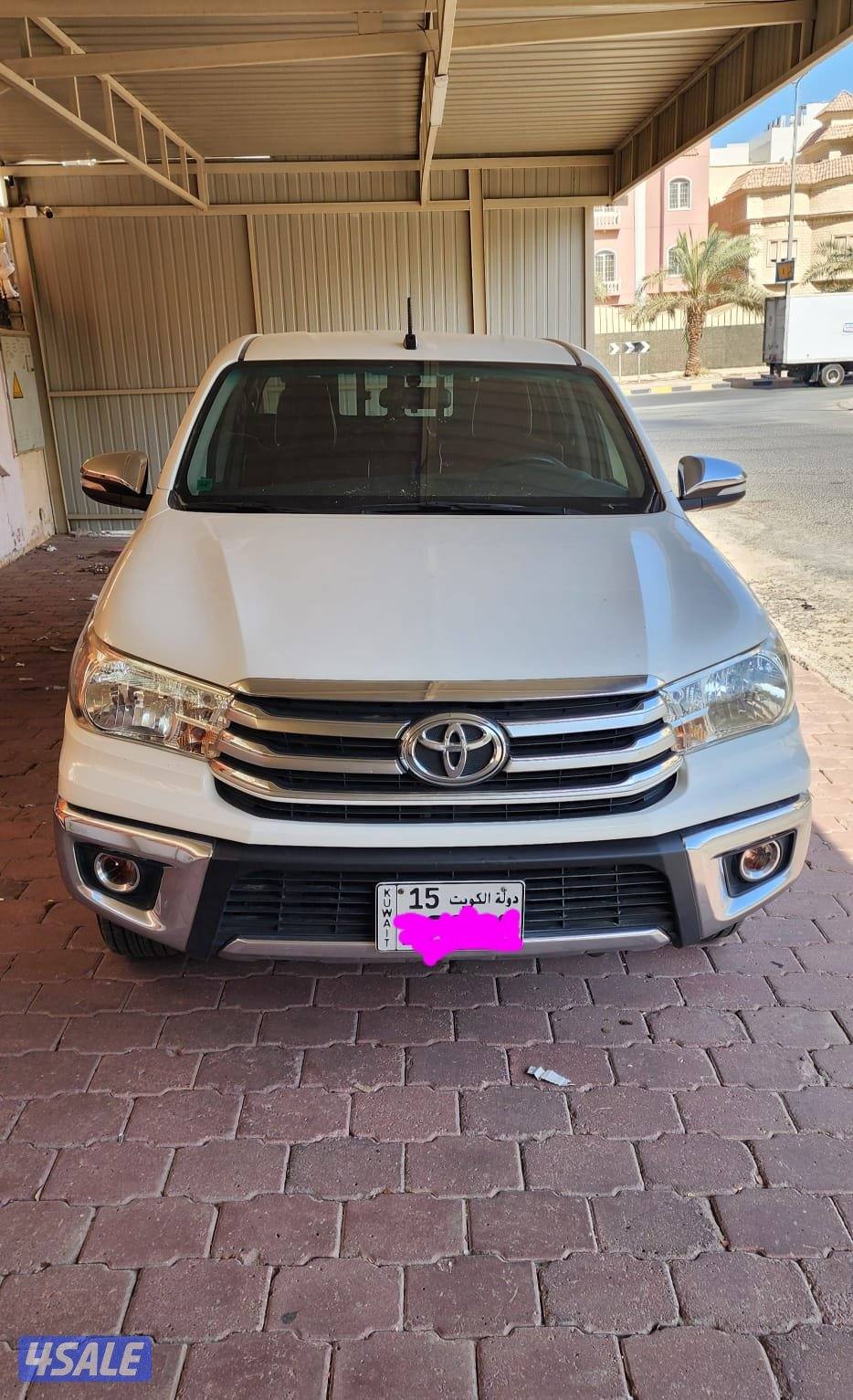 هايلكس موديل 2017 بحالة ممتازة شرط الفحص كامل جير ماكينة شاصى بدى3