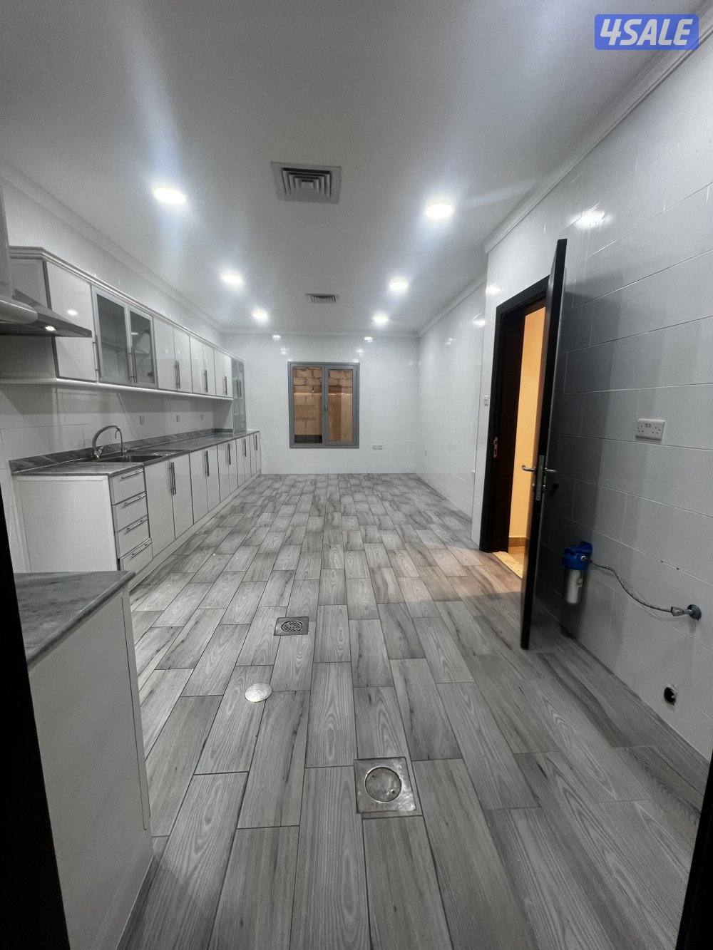 للإيجار دور ارضي كامل بالزهراء1