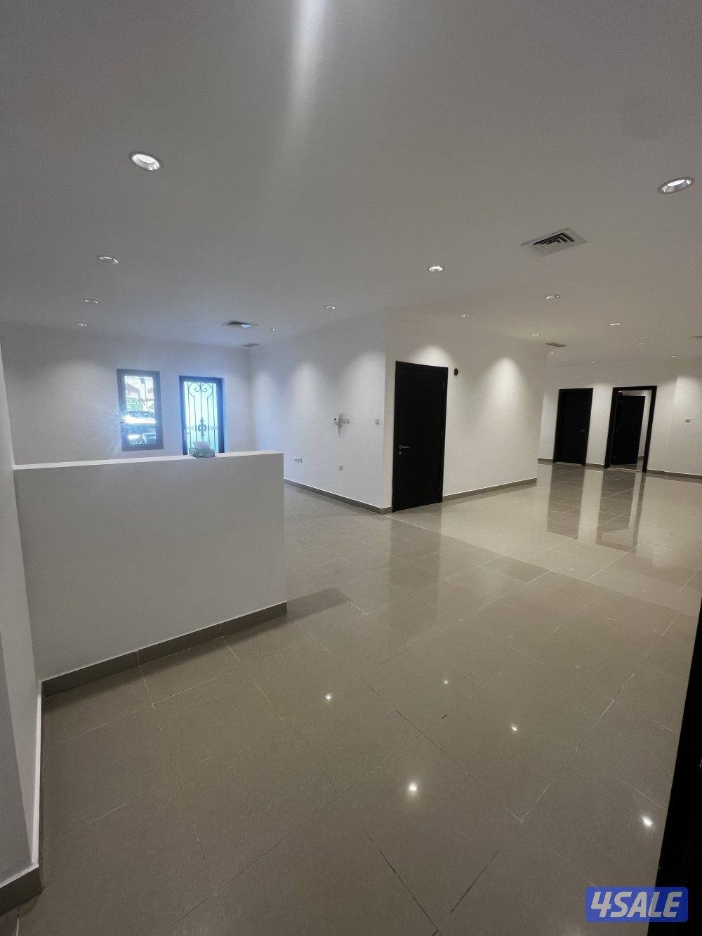 للإيجار دور ارضي كامل بالزهراء2