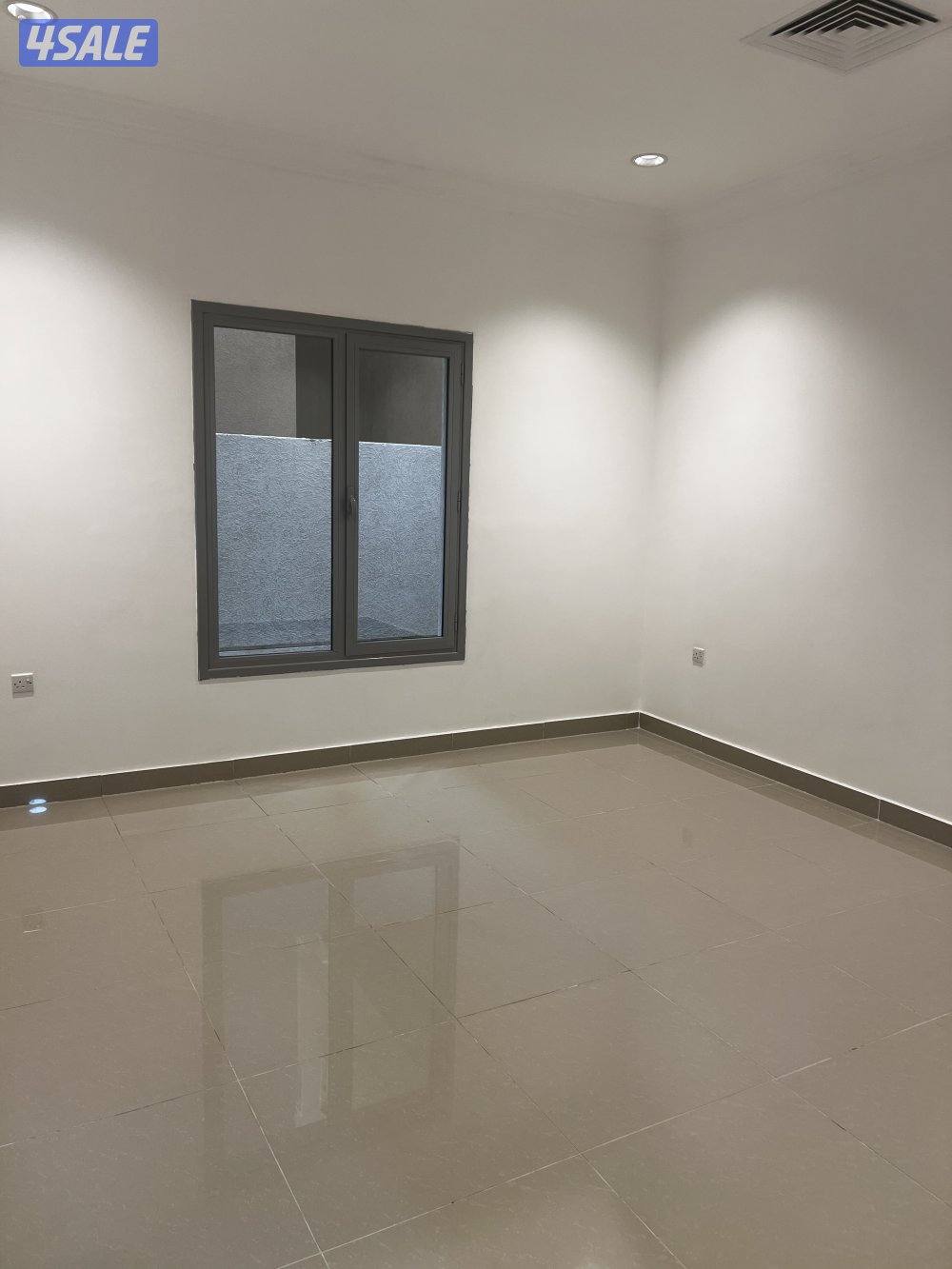 للإيجار دور ارضي كامل بالزهراء7