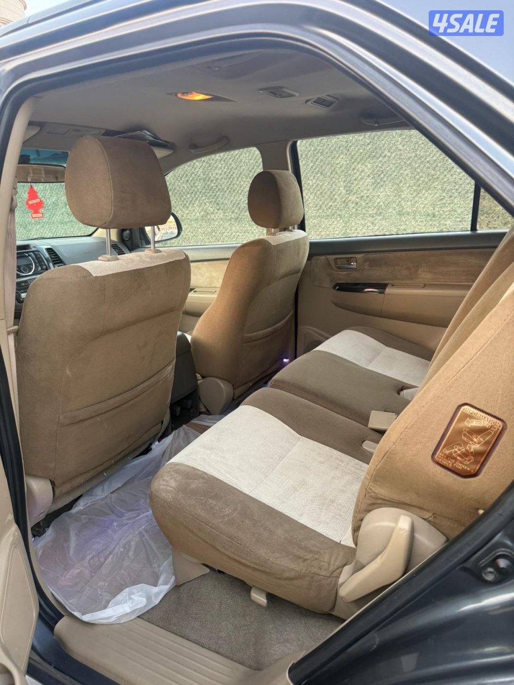 للبيع فورنتر موديل20130