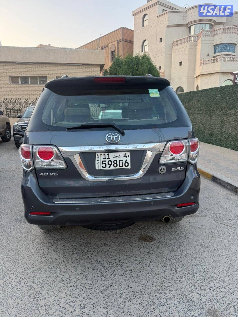 للبيع فورنتر موديل20131