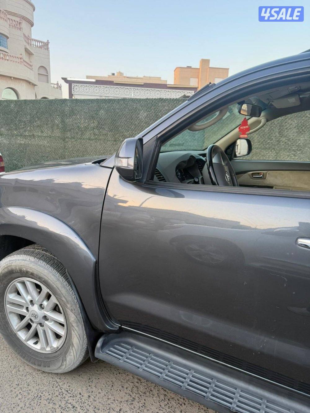 للبيع فورنتر موديل20132