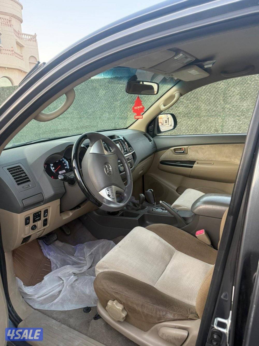 للبيع فورنتر موديل20135