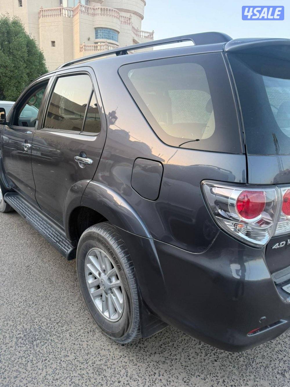 للبيع فورنتر موديل201310