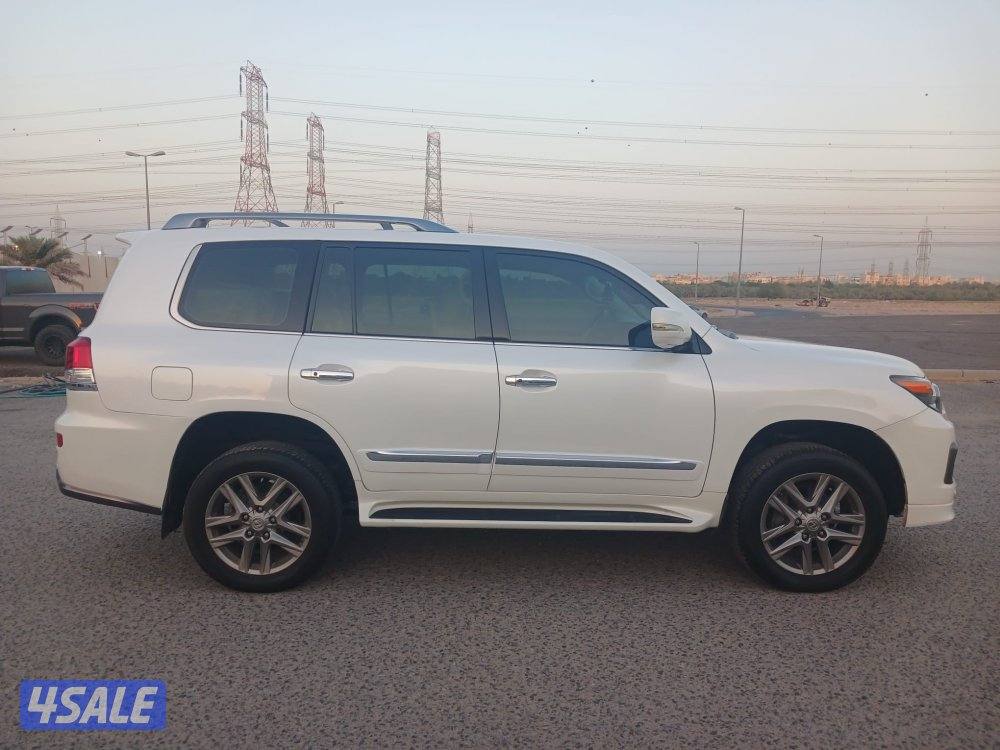 للبيع لكزس LX570 موديل ٢٠١٥2