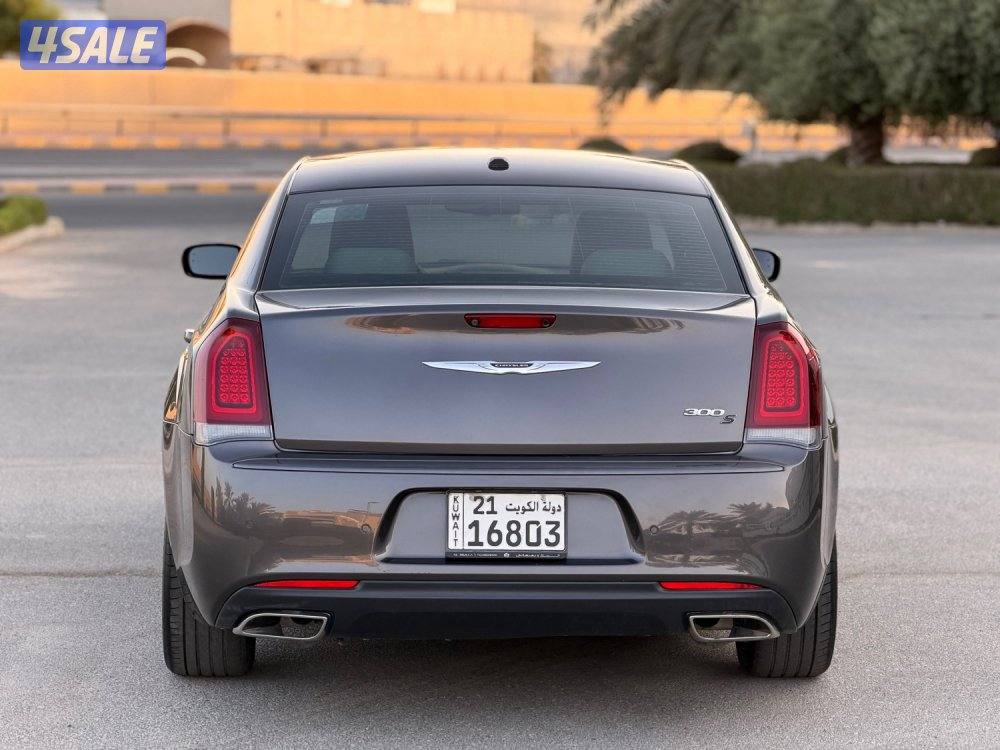كرايزلر 300S بحالة الوكالة 20215