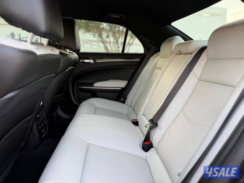 كرايزلر 300S بحالة الوكالة 20218