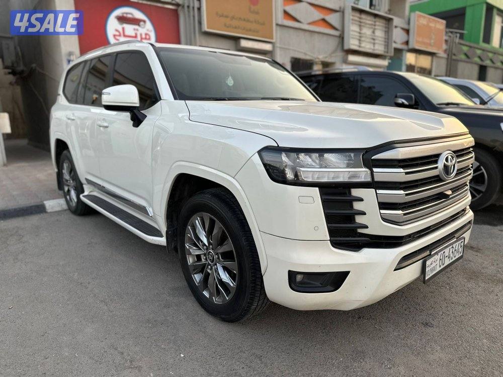 لاند كروزر GXR تون تيربو 2022 صبغ الوكالة بالكامل ماشي 262 الف كم1