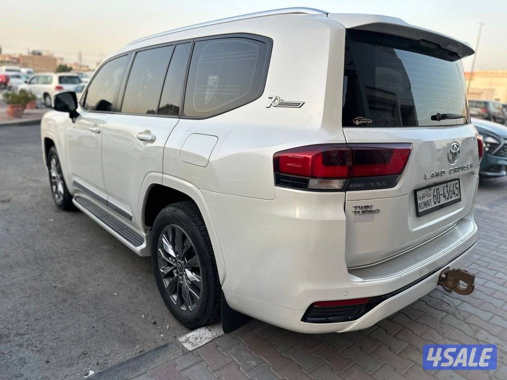 لاند كروزر GXR تون تيربو 2022 صبغ الوكالة بالكامل ماشي 262 الف كم4
