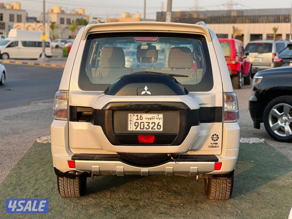 باجيرو - موديل 2018 - عداد 258 - وارد الوكاله - صبغ الوكاله4