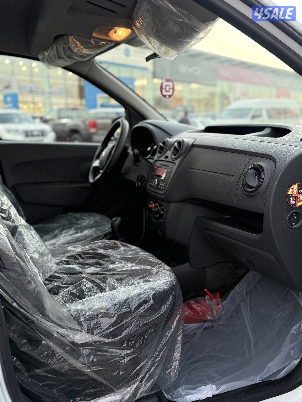 رينو دوكر حاله الوكاله ماشيه فقط ٢١٦٠3