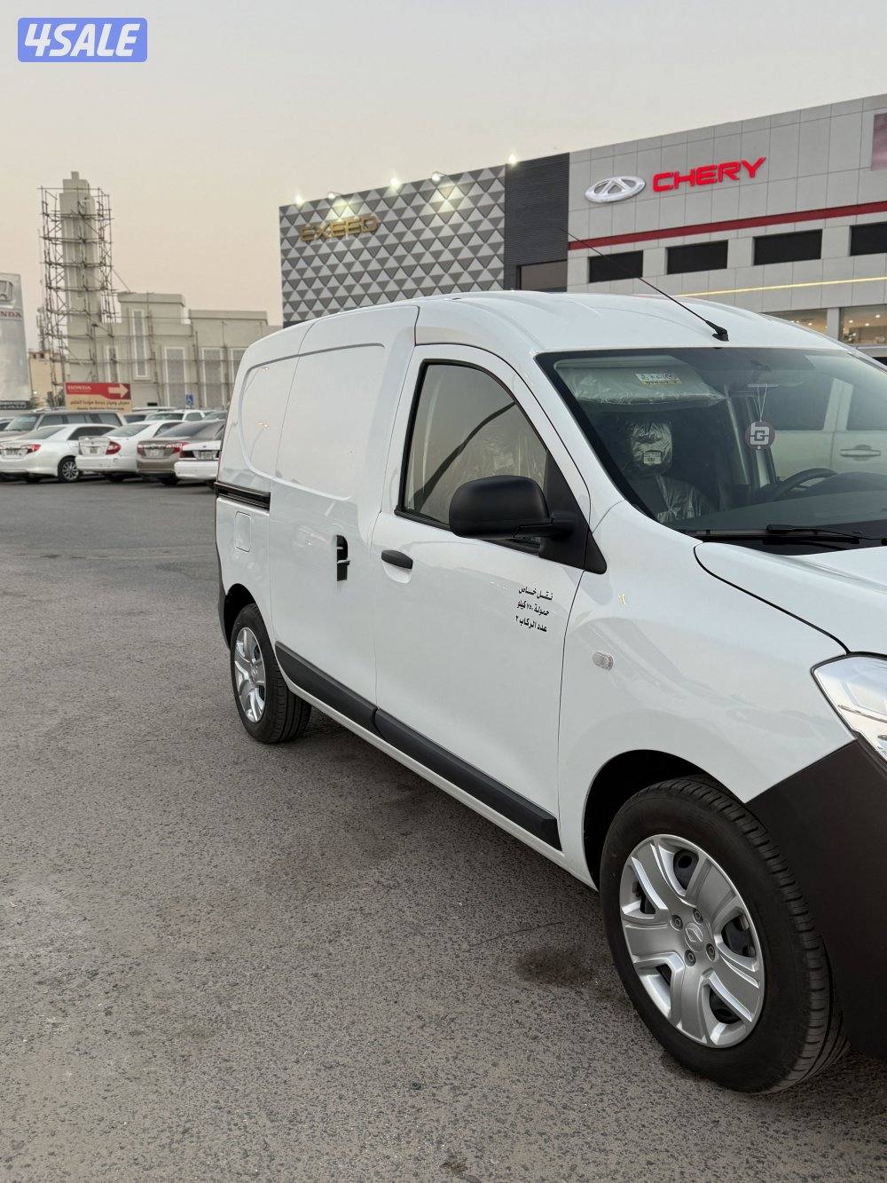 رينو دوكر حاله الوكاله ماشيه فقط ٢١٦٠6