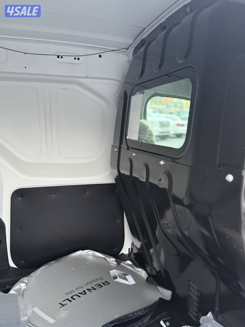 رينو دوكر حاله الوكاله ماشيه فقط ٢١٦٠7