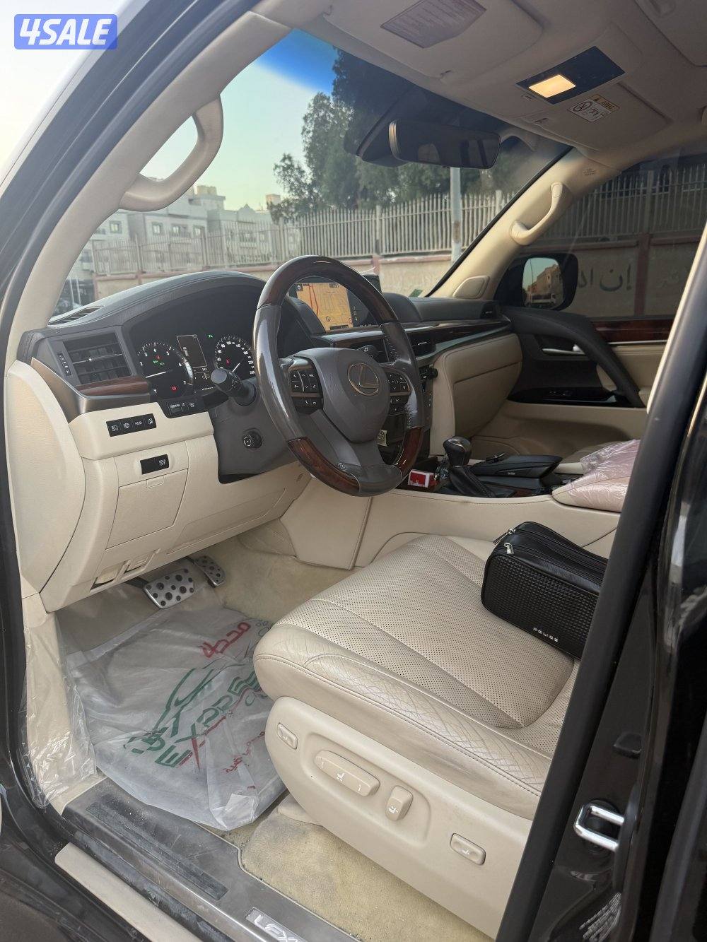 للبيع لكزس الدرجة الاولي سبورت3