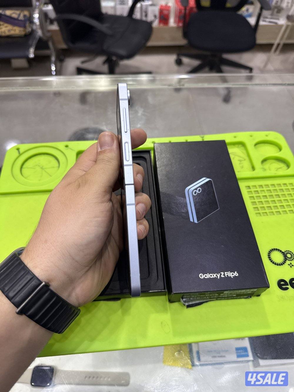 جلاكسي Z فليب 6 & Galaxy Z Flip 61