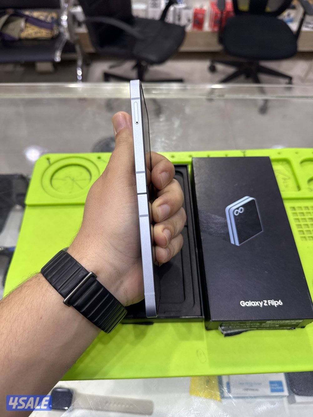 جلاكسي Z فليب 6 & Galaxy Z Flip 62