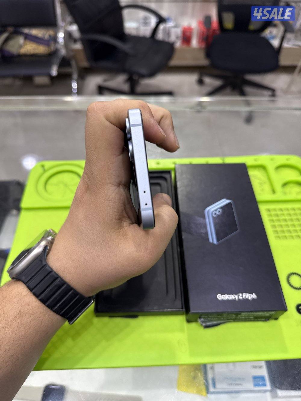 جلاكسي Z فليب 6 & Galaxy Z Flip 63