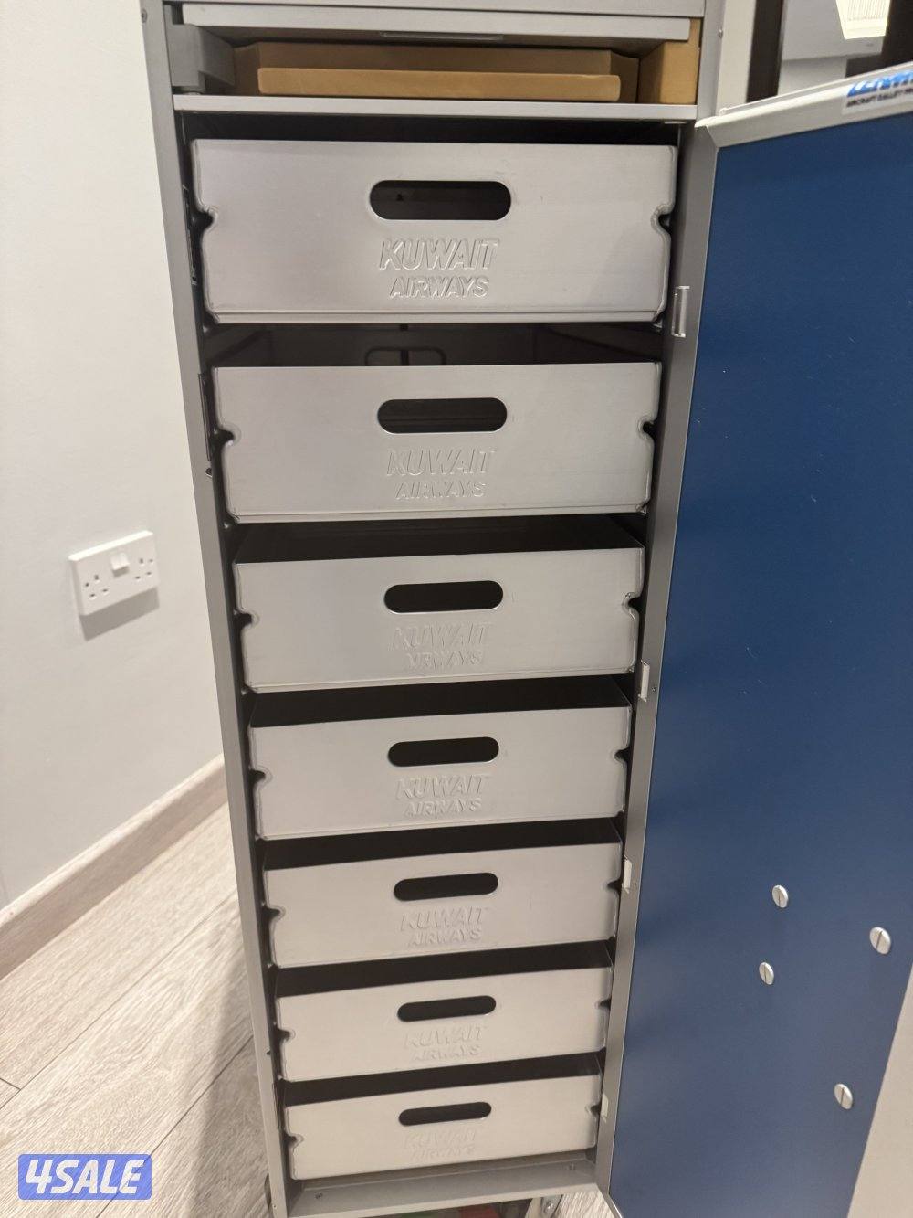 ترولي خدمات نادرة (بحالة جديدة) إصدار قديم - الخطوط الجوية الكويتية5