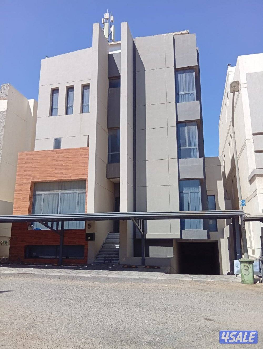 شقه للايجار في حطين تشطيب راقي يرجى التواصل وتساب،0