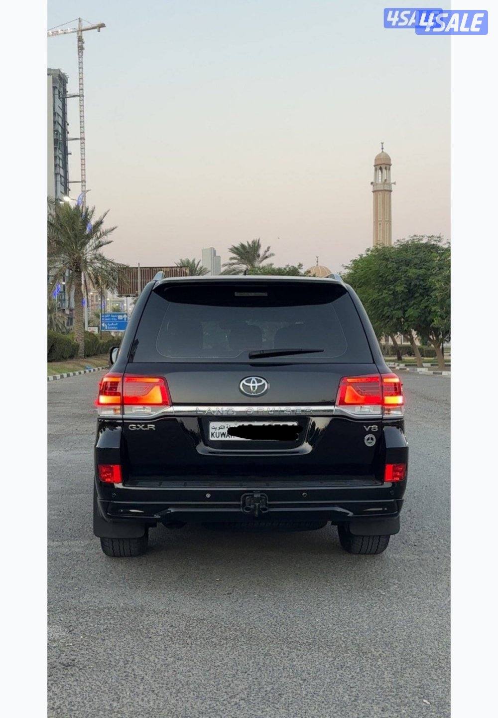 لاندكروزر GXR V8 فل أبشن2