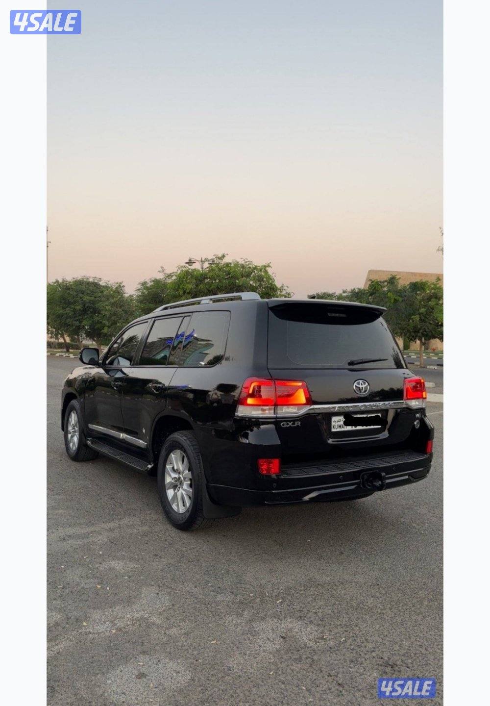 لاندكروزر GXR V8 فل أبشن4